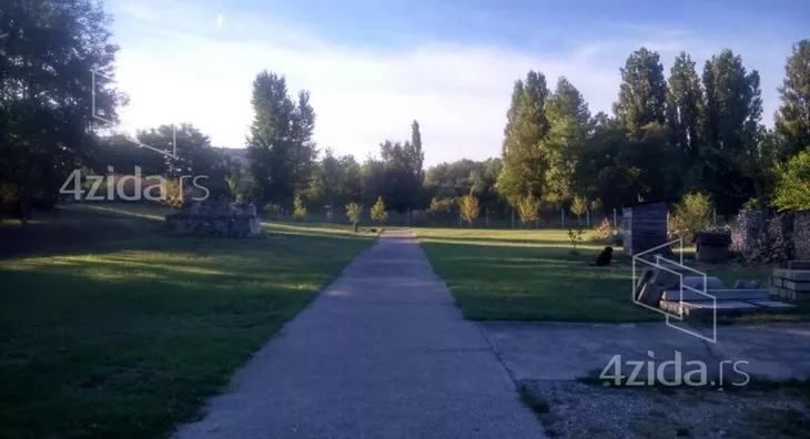 Poslovna zgrada | 4zida