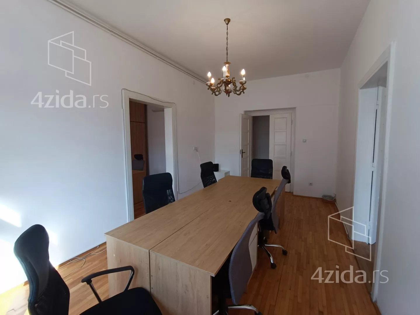 Četvoroiposoban stan | 4zida
