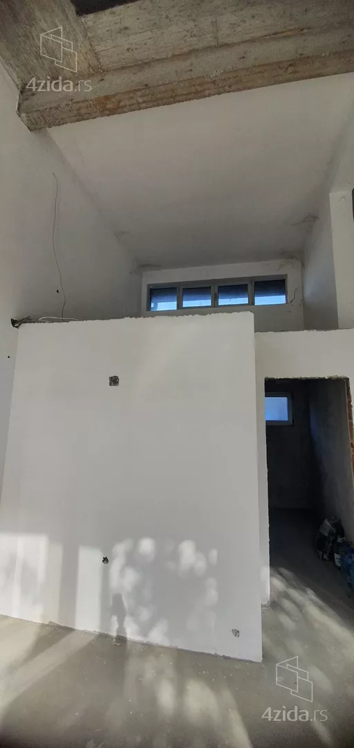 Lokal | 4zida