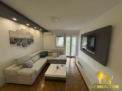 BULEVAR CARA LAZARA | 4zida.rs