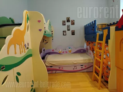 VUKOV SPOMENIK | 4zida.rs