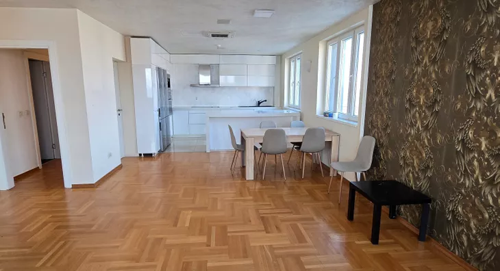 Šestosoban stan | 4zida