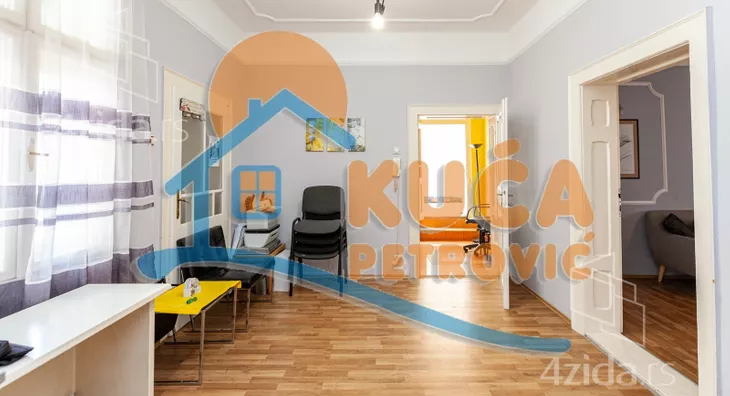 Lokal | 4zida