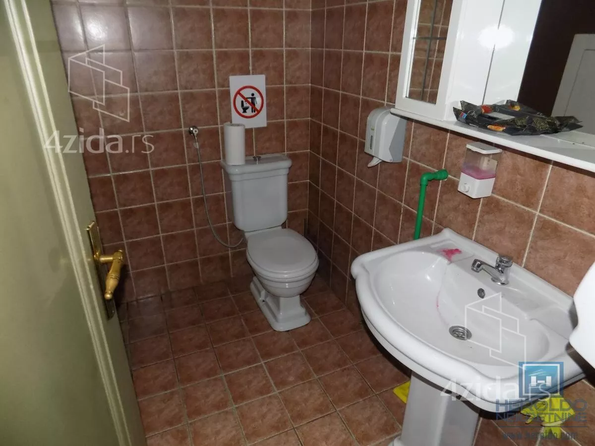 Poslovni prostor | 4zida