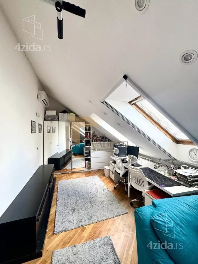 Petosoban stan | 4zida