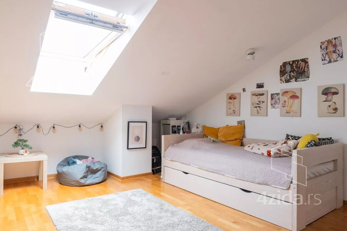 Četvoroiposoban stan | 4zida