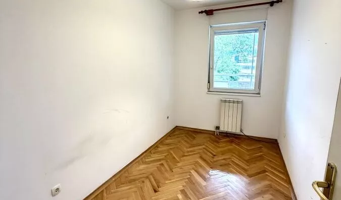 Četvoroiposoban stan | 4zida