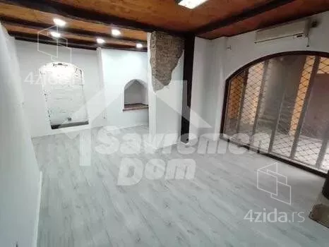 Lokal | 4zida