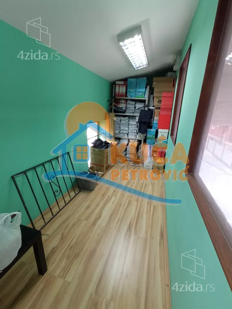 Lokal | 4zida