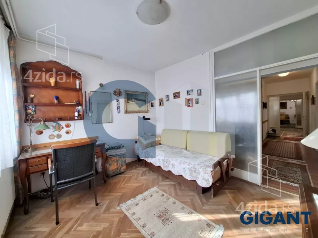 Četvoroiposoban stan | 4zida