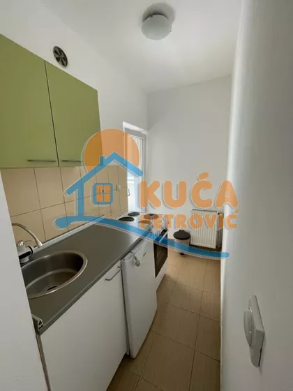 Prvomajska | 4zida.rs