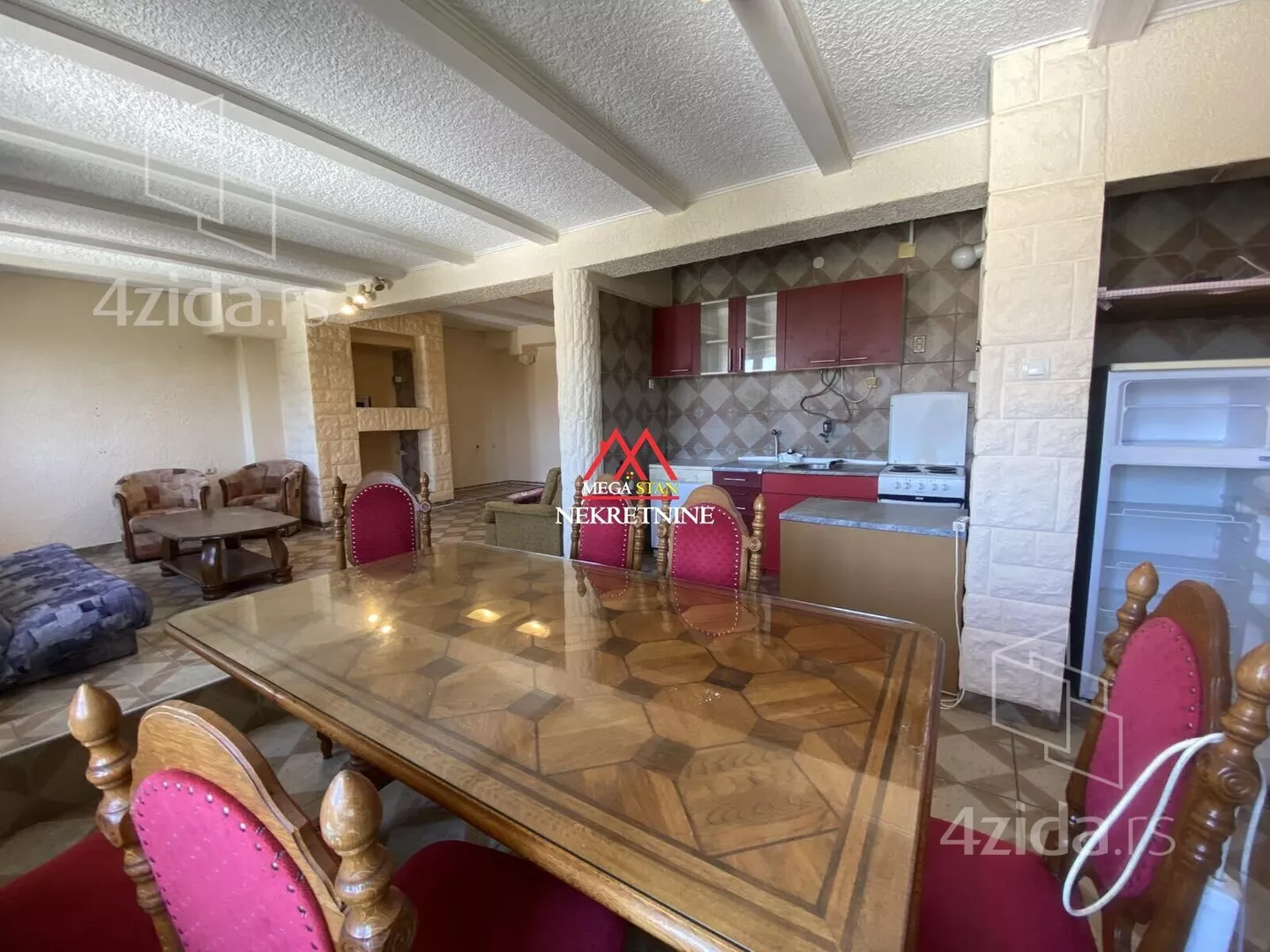 Troiposoban stan | 4zida