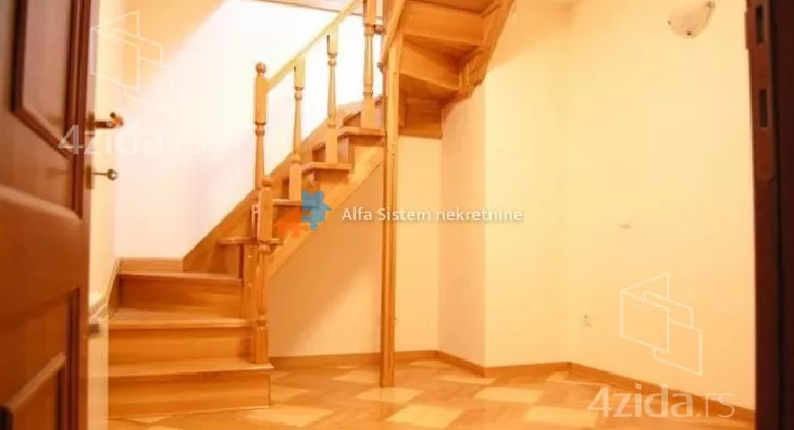 Šestosoban stan | 4zida