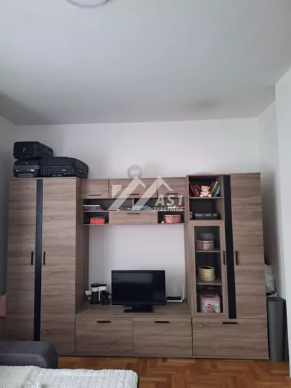 Karađorđeva | 4zida.rs
