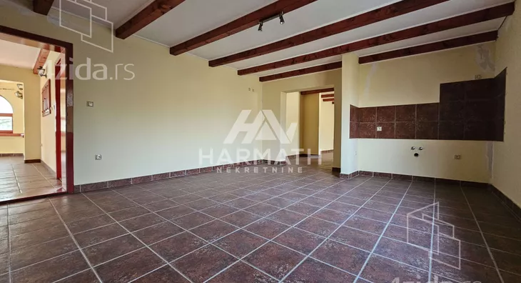 Poslovna zgrada | 4zida