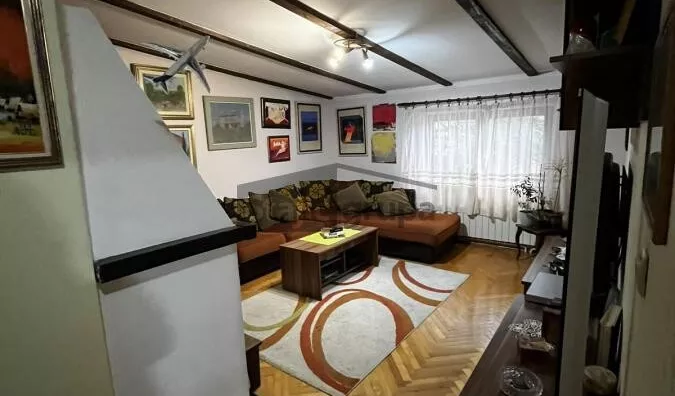 Šestosoban stan | 4zida