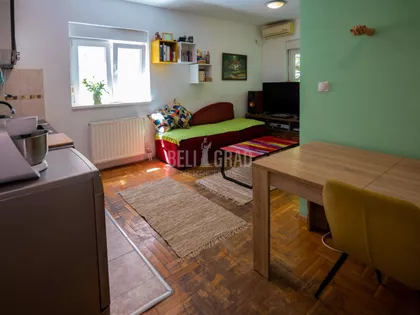 Petra Škundrića | 4zida.rs