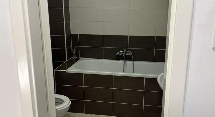 Šestosoban stan | 4zida