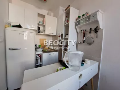 Crveni Krst Vračar | 4zida.rs