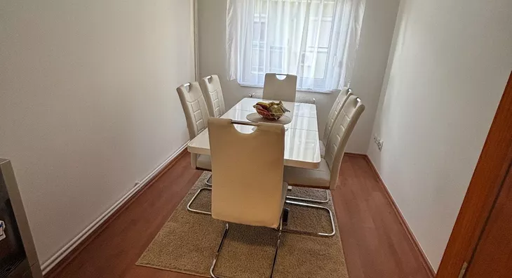 Šestosoban stan | 4zida