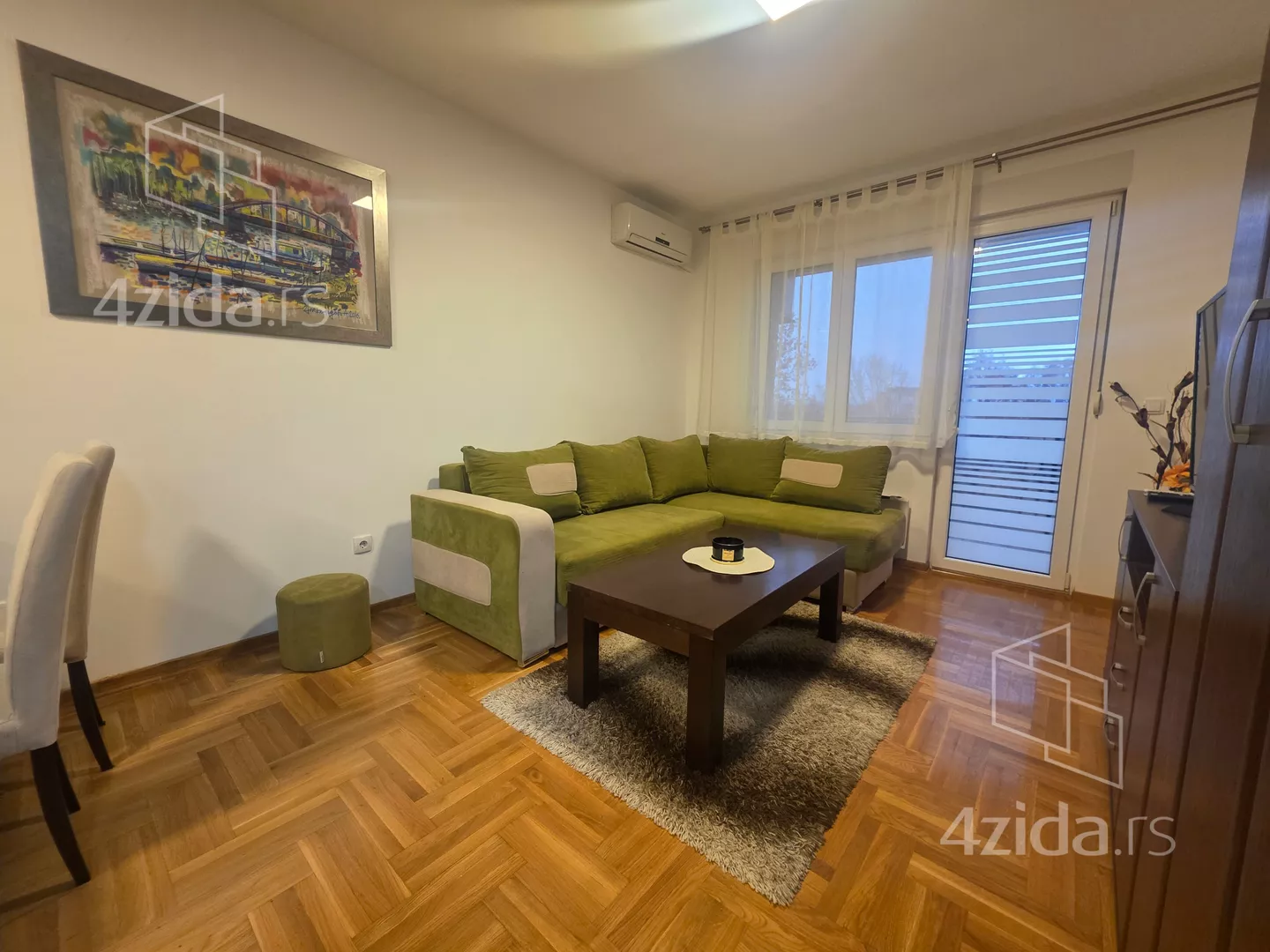 Jednoiposoban stan | 4zida