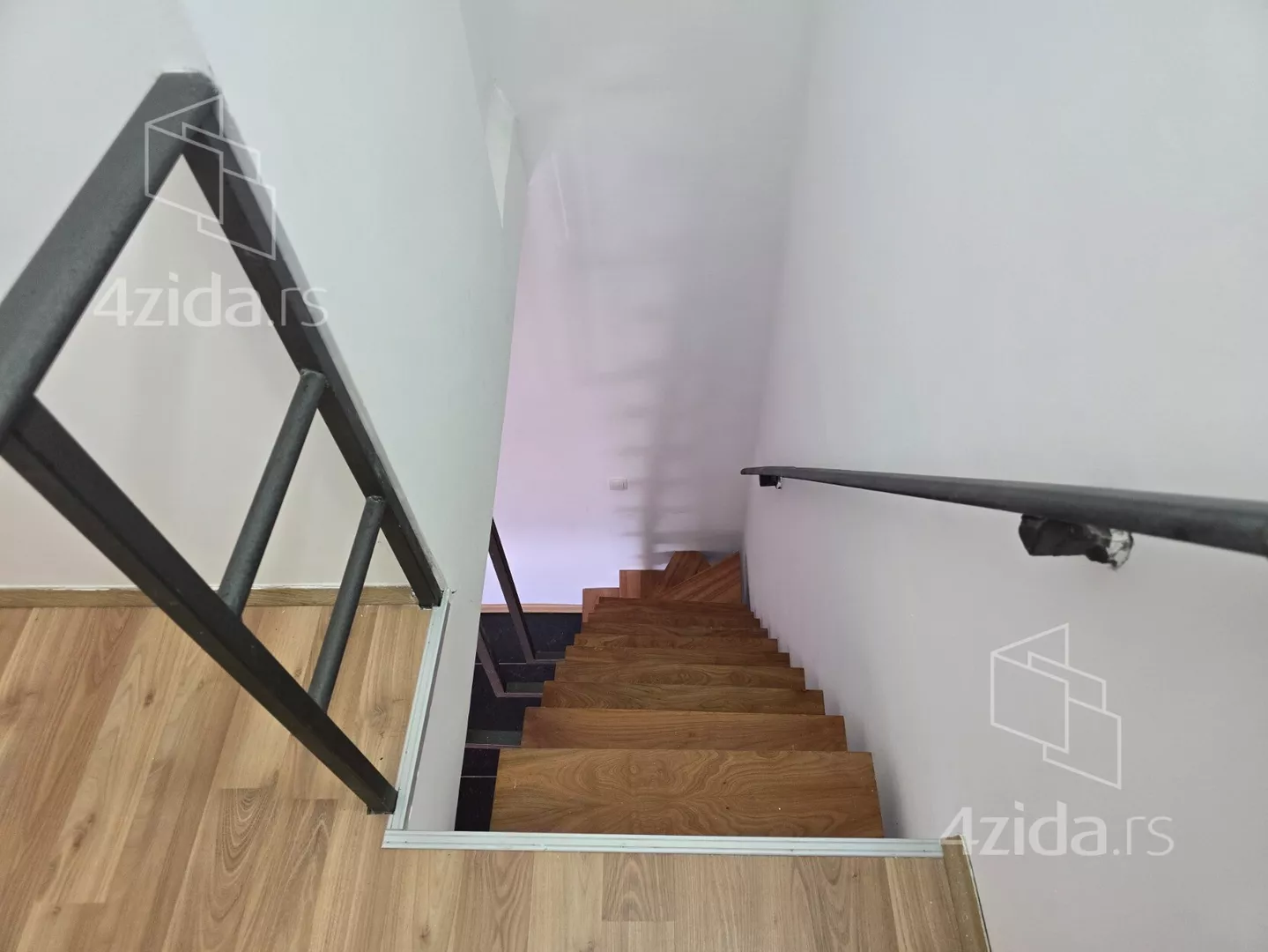 Četvoroiposoban stan | 4zida