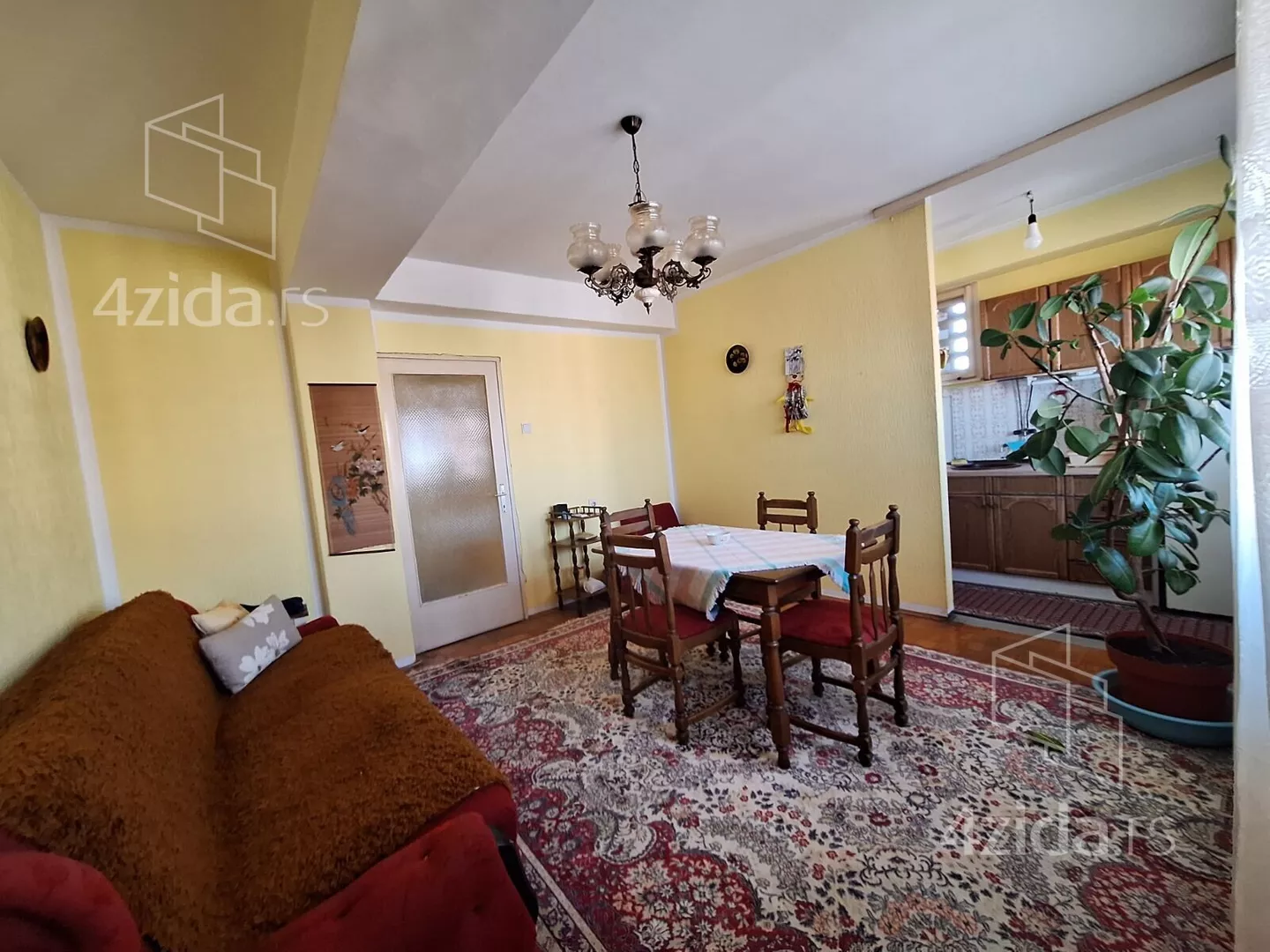 Jednoiposoban stan | 4zida