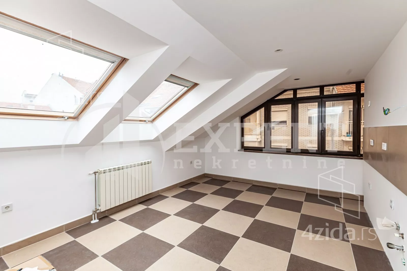 Četvorosoban stan | 4zida