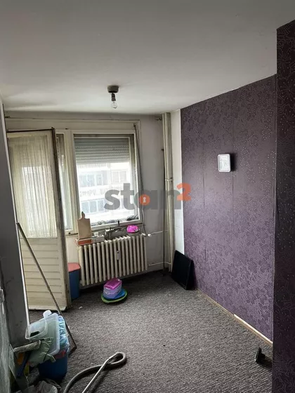 Crveni Pevac | 4zida.rs