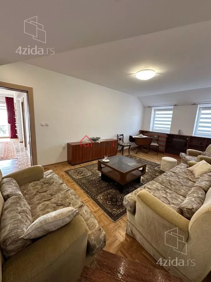 Petosoban stan | 4zida