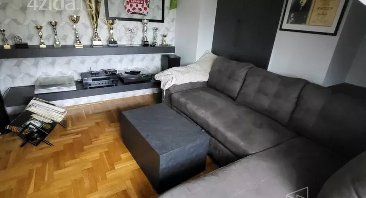 Petosoban stan | 4zida