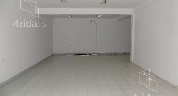 Poslovna zgrada | 4zida