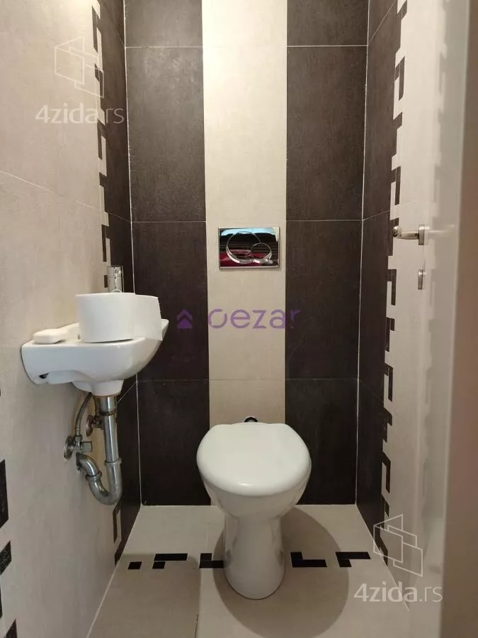 Petosoban stan | 4zida