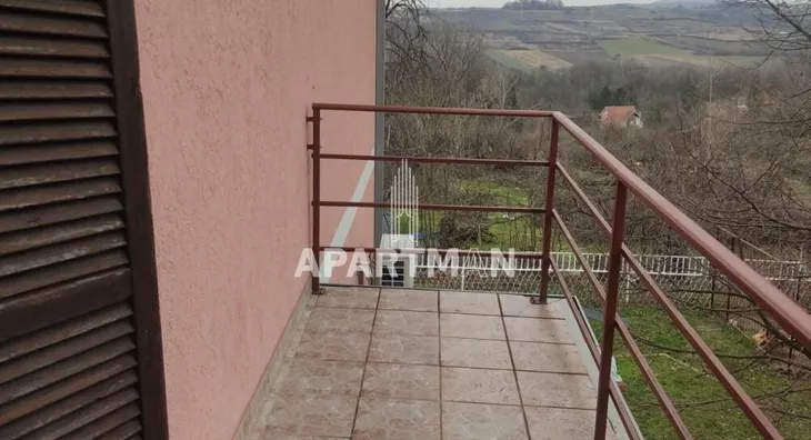 Četvoroiposoban stan | 4zida