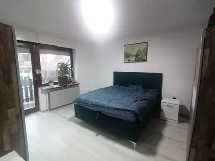 Mali Bajmok | 4zida.rs