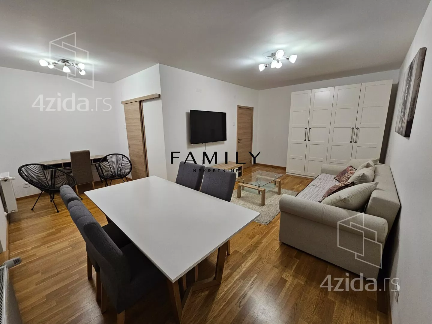 Jednoiposoban stan | 4zida