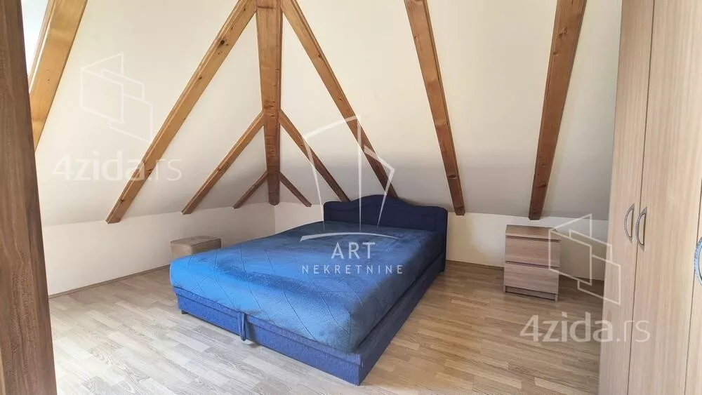 Četvoroiposoban stan | 4zida