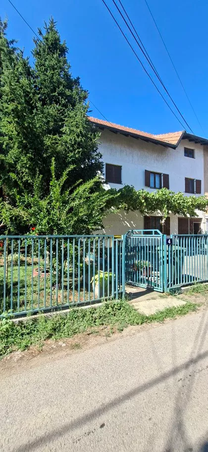 Ugrinovački Put | 4zida.rs