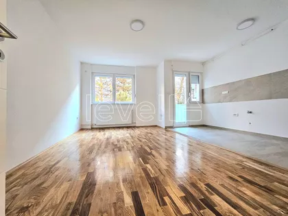 Cara Dušana | 4zida.rs