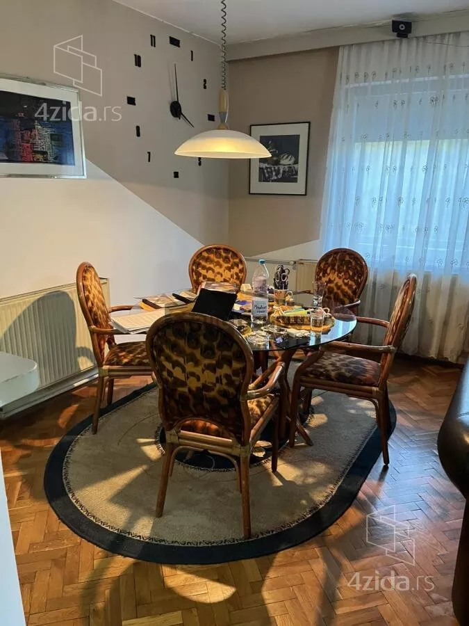 Troiposoban stan | 4zida