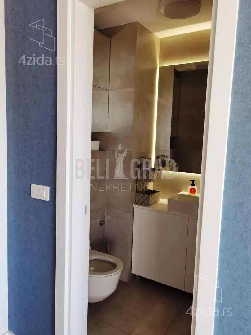 Petosoban stan | 4zida