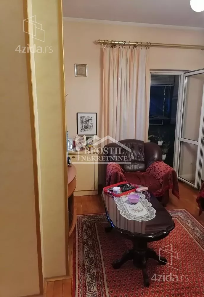 Troiposoban stan | 4zida