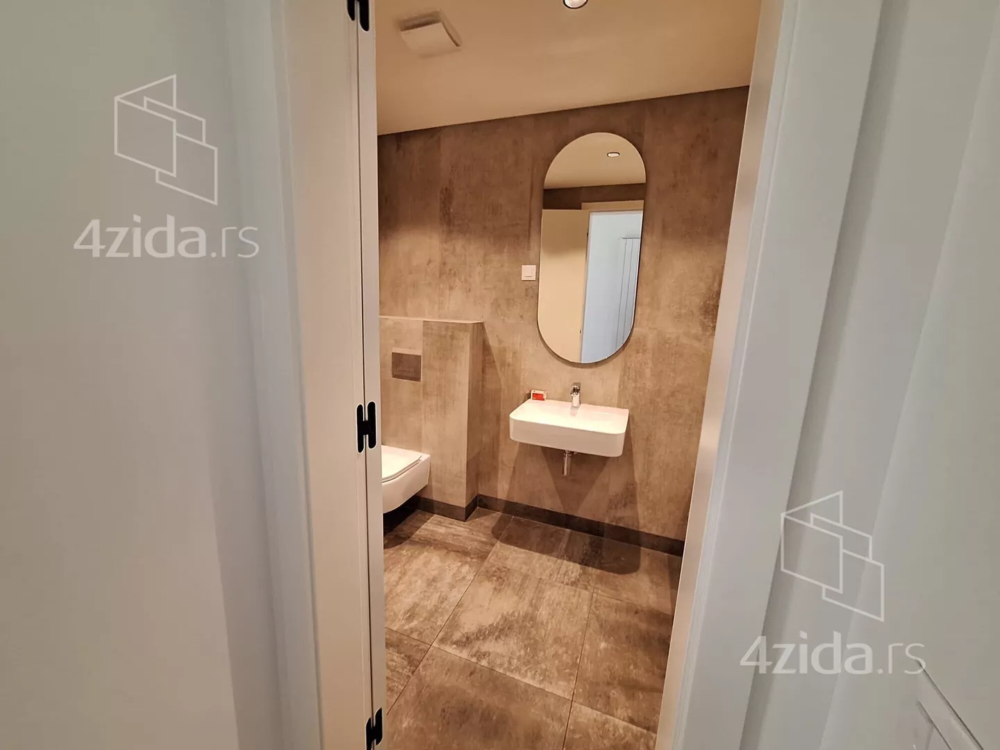 Petosoban stan | 4zida