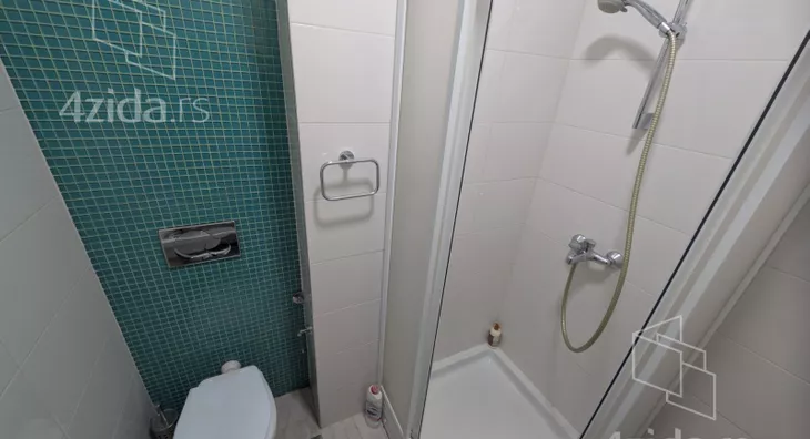 Šestosoban stan | 4zida