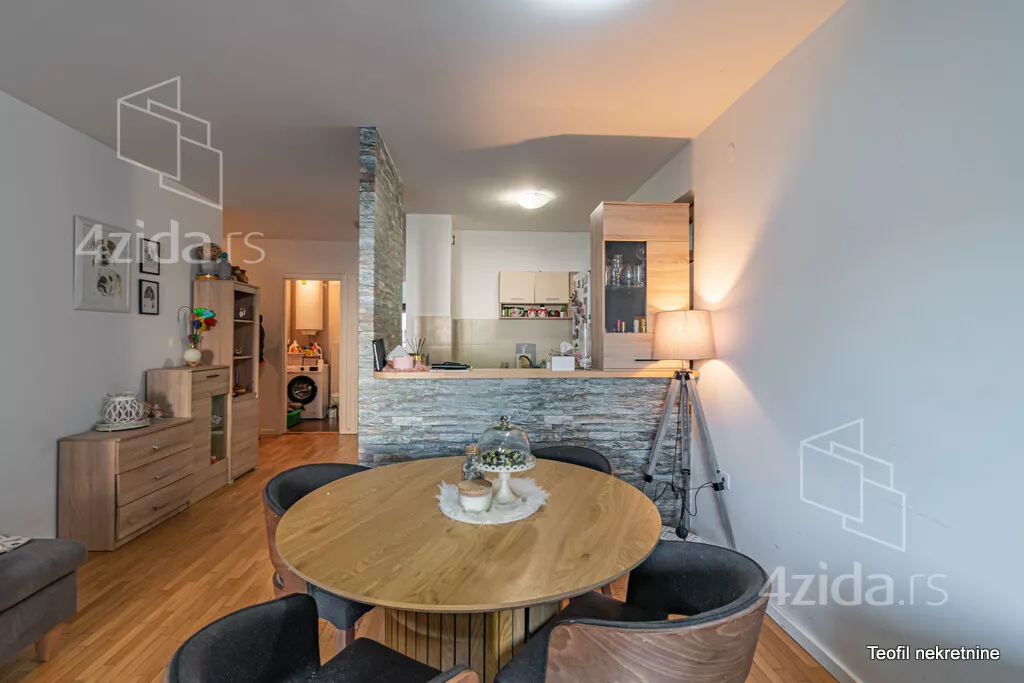 Troiposoban stan | 4zida