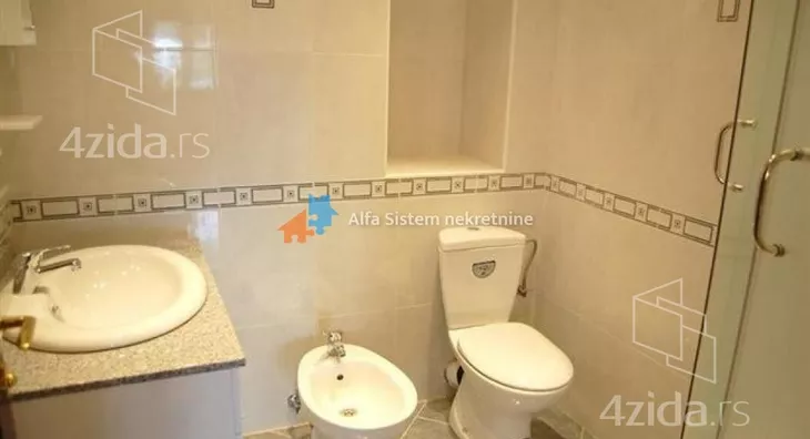 Šestosoban stan | 4zida