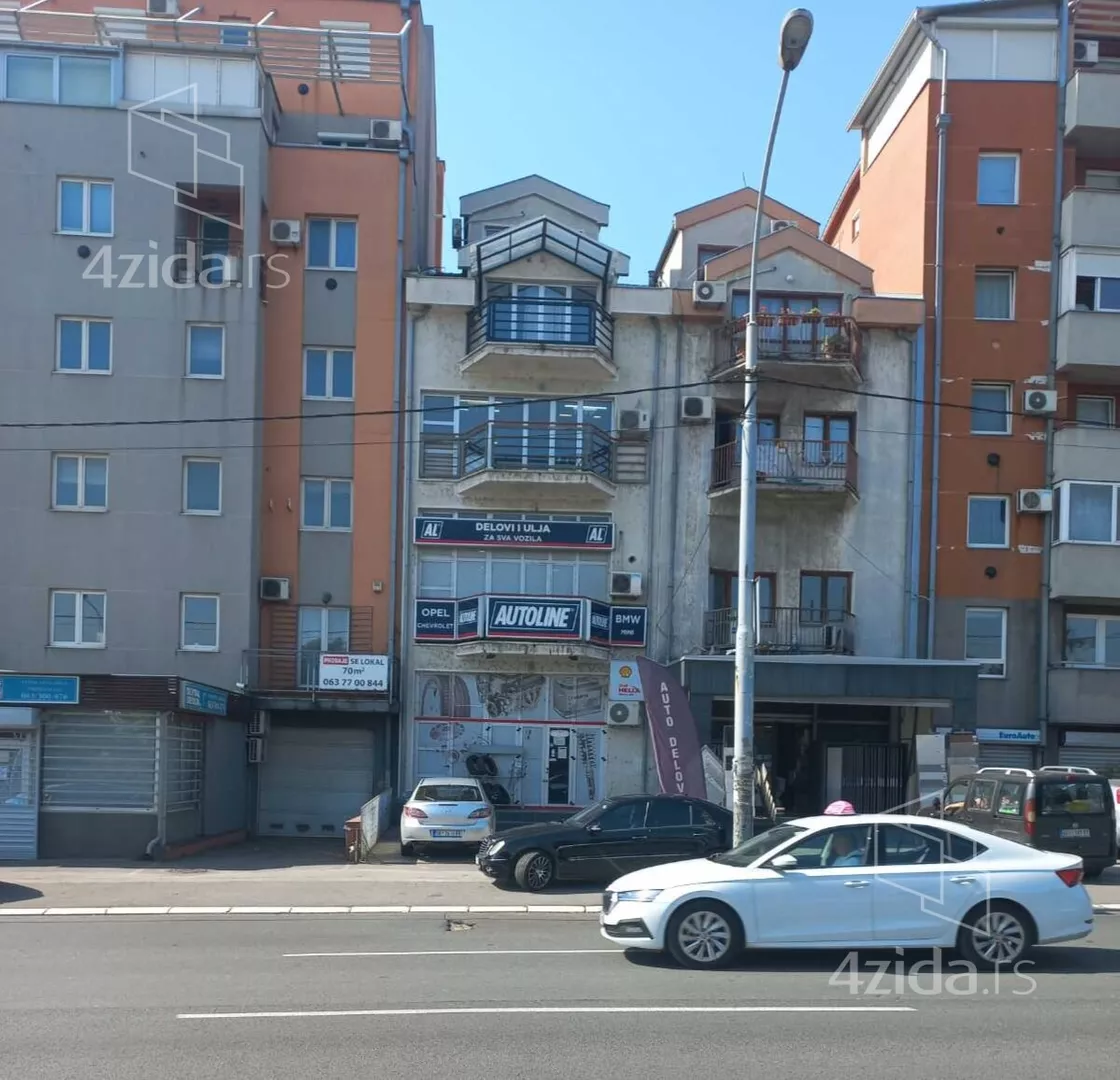 Poslovna zgrada | 4zida