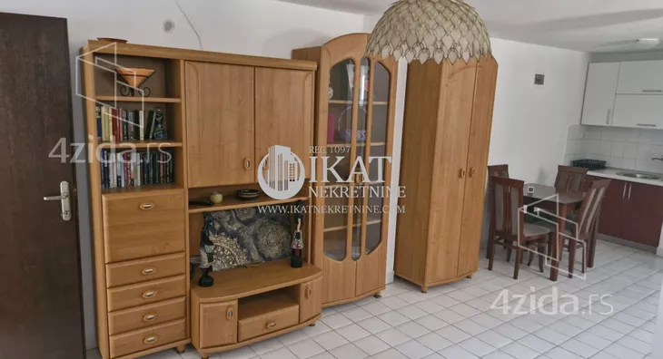 5-etažna kuća | 4zida