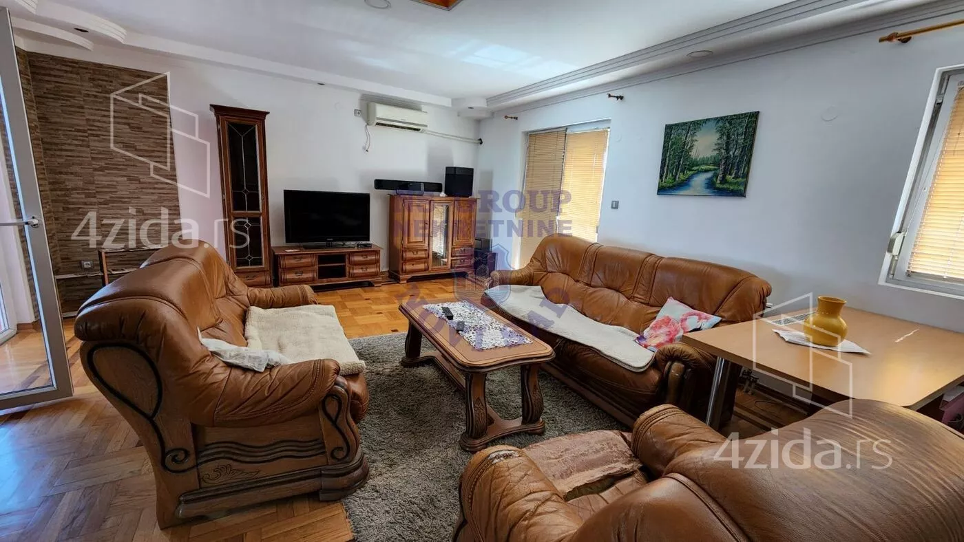 Šestosoban stan | 4zida