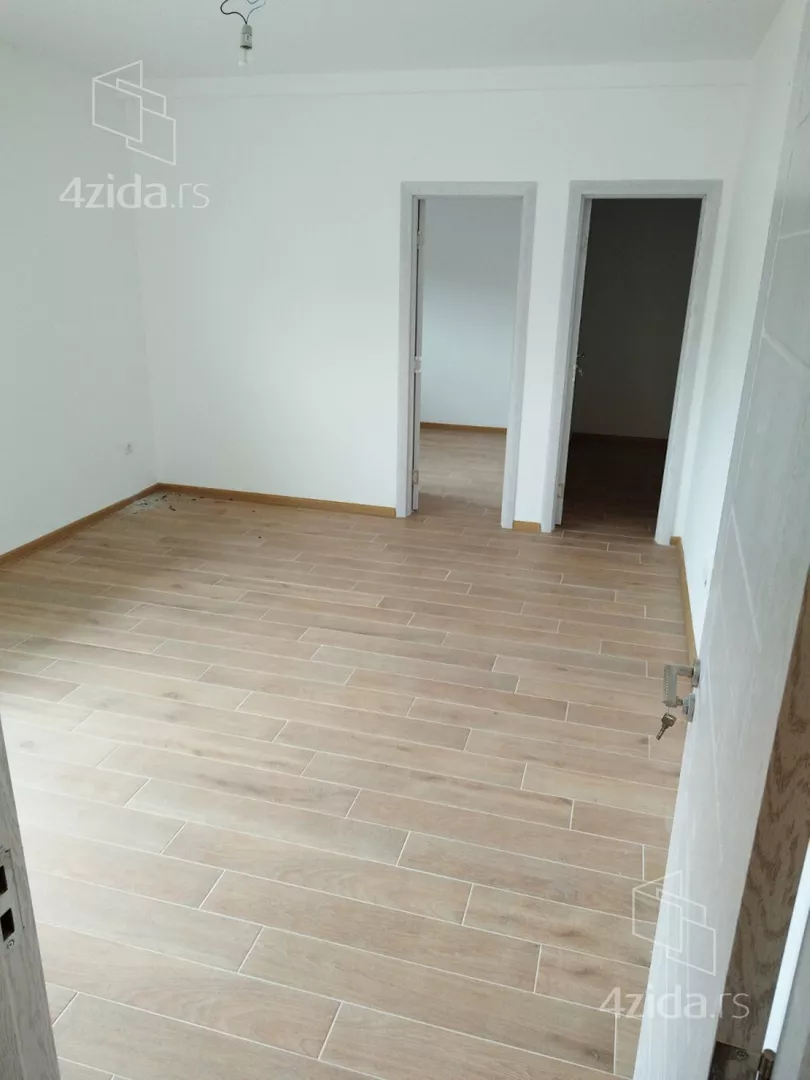 Sedmosoban stan | 4zida